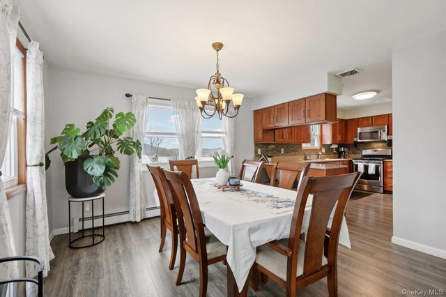 335 Oak Drive, New Windsor, NY 12553