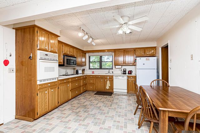 324 Highland Park Dr, Baton Rouge, LA 70808