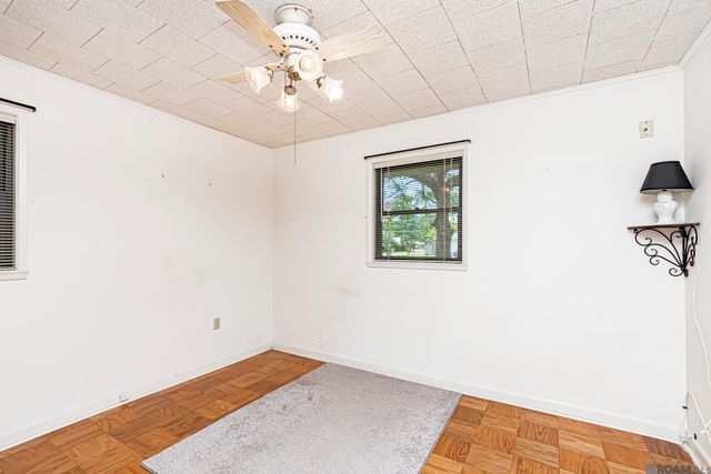 324 Highland Park Dr, Baton Rouge, LA 70808