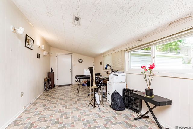 324 Highland Park Dr, Baton Rouge, LA 70808