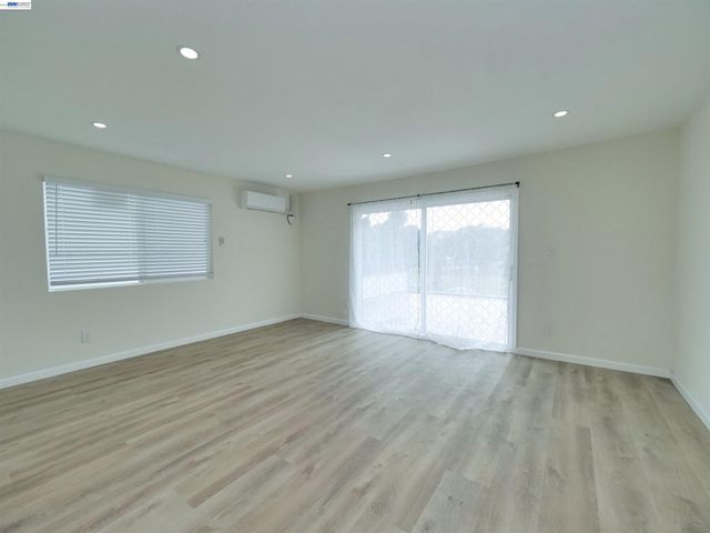 622 Alice St., Oakland, CA 94607