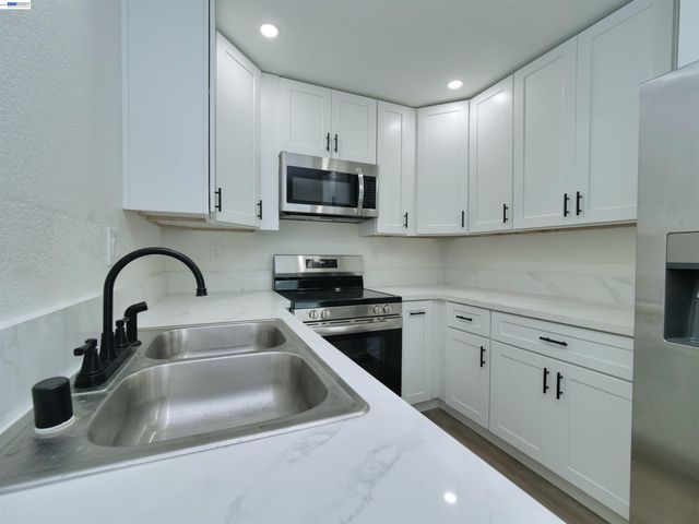 622 Alice St., Oakland, CA 94607