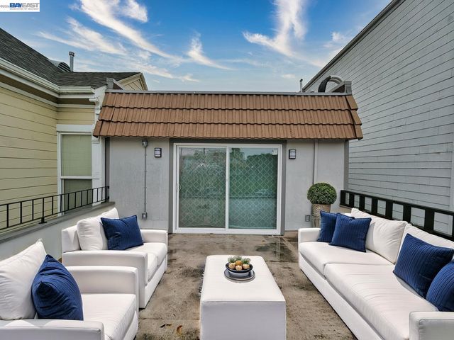 622 Alice St., Oakland, CA 94607