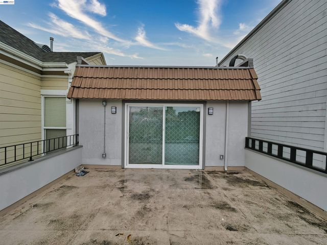 622 Alice St., Oakland, CA 94607