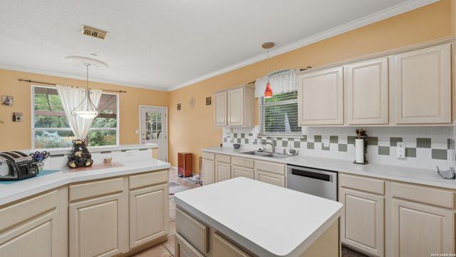 15402 Fall Place, San Antonio, TX 78247