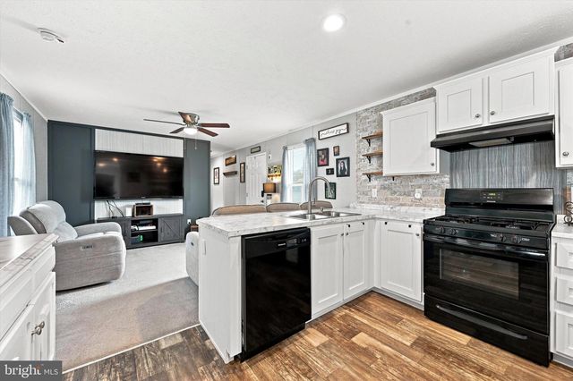 25 FLEMING DR, Coatesville, PA 19320