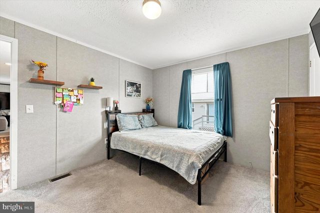25 FLEMING DR, Coatesville, PA 19320