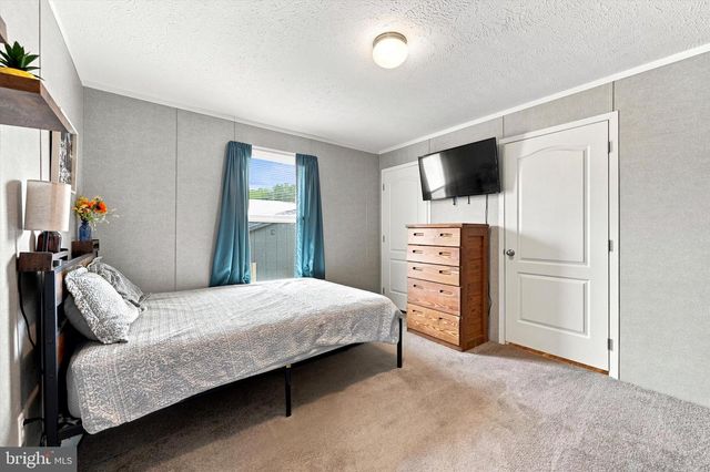 25 FLEMING DR, Coatesville, PA 19320