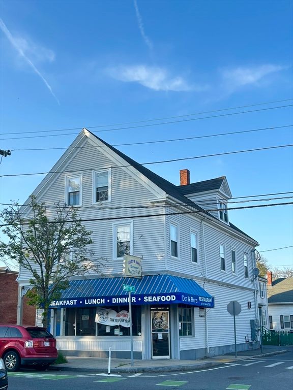 112 North St, Salem, MA 01970