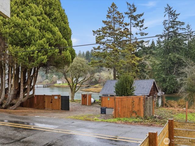 16602 - 16608 Delano Road, Lakebay, WA 98349