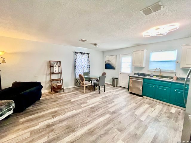 11219 Pecan Cyn, San Antonio, TX 78252