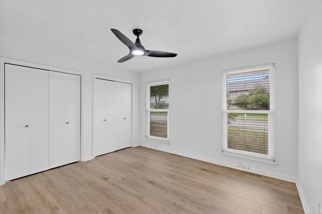 23 Gittiban Place, Pantego, TX 76013
