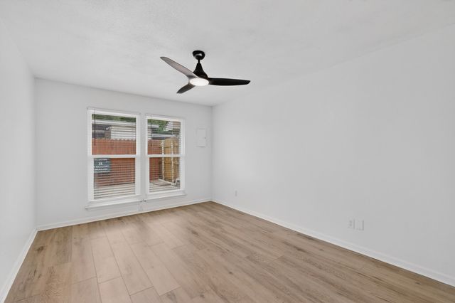 23 Gittiban Place, Pantego, TX 76013