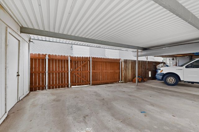 23 Gittiban Place, Pantego, TX 76013