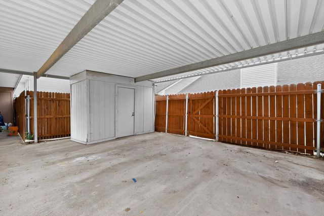 23 Gittiban Place, Pantego, TX 76013