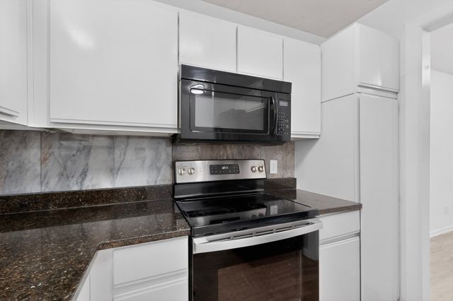 23 Gittiban Place, Pantego, TX 76013