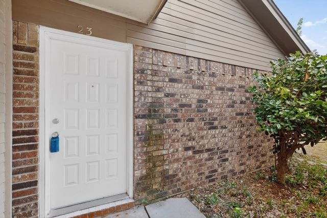 23 Gittiban Place, Pantego, TX 76013