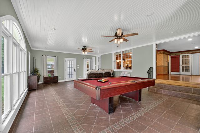 1802 Dunroamin Ln, Fayetteville, TN 37334