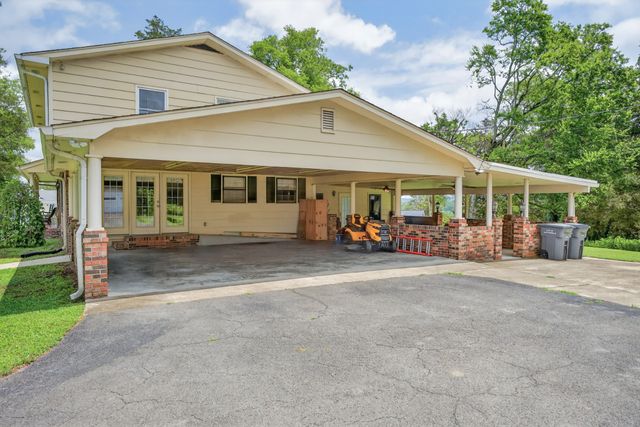 1802 Dunroamin Ln, Fayetteville, TN 37334