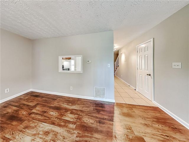 541 Charleston Lane, Lawrenceville, GA 30046