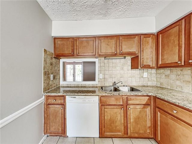 541 Charleston Lane, Lawrenceville, GA 30046