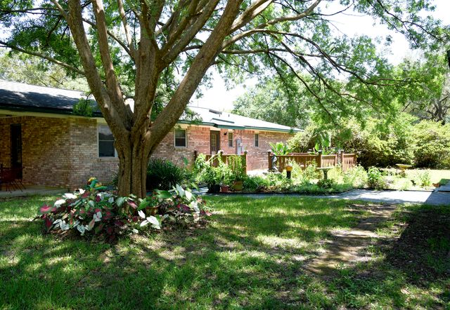 218 Howard Street, Niceville, FL 32578