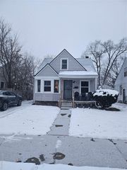 8643 Greenview Avenue, Detroit, MI 48228