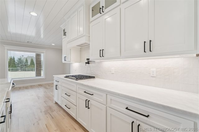 6322 N Wildwood Lane, Owasso, OK 74055