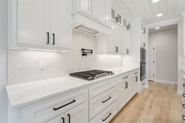 6322 N Wildwood Lane, Owasso, OK 74055