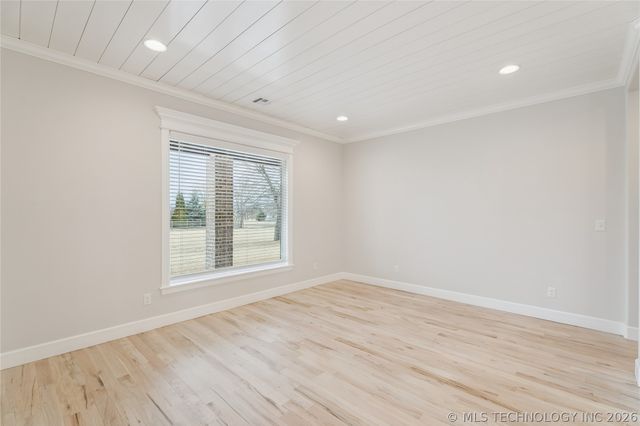 6322 N Wildwood Lane, Owasso, OK 74055