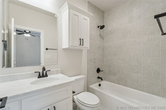 6322 N Wildwood Lane, Owasso, OK 74055