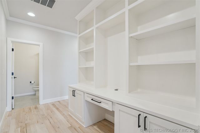 6322 N Wildwood Lane, Owasso, OK 74055