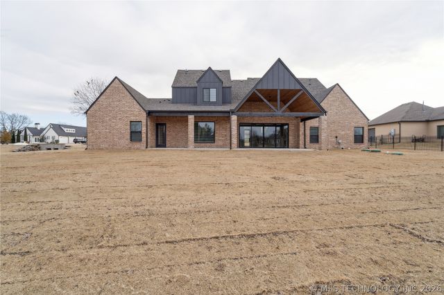 6322 N Wildwood Lane, Owasso, OK 74055