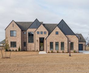 6322 N Wildwood Lane, Owasso, OK 74055