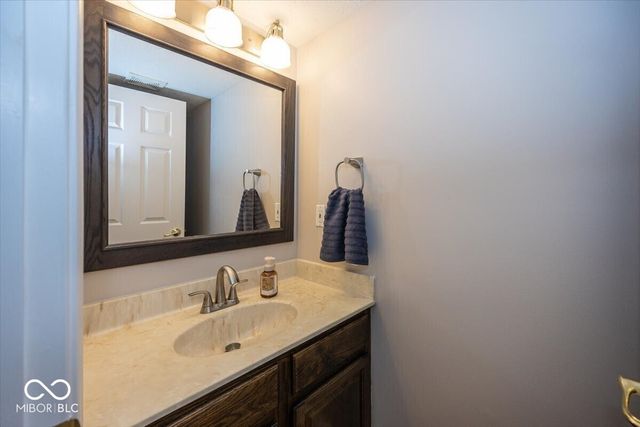 9333 N Bayhill Circle, Mccordsville, IN 46055