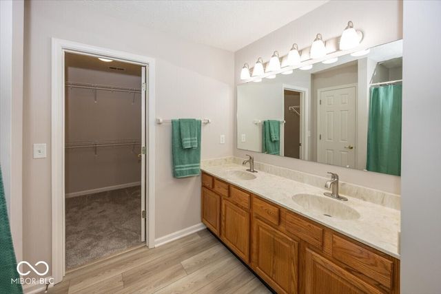 9333 N Bayhill Circle, Mccordsville, IN 46055