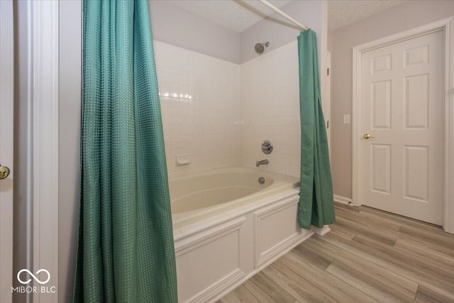 9333 N Bayhill Circle, Mccordsville, IN 46055