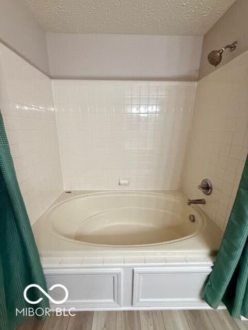 9333 N Bayhill Circle, Mccordsville, IN 46055