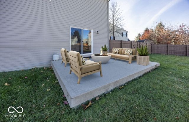 9333 N Bayhill Circle, Mccordsville, IN 46055