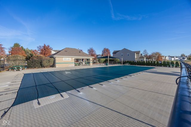 9333 N Bayhill Circle, Mccordsville, IN 46055