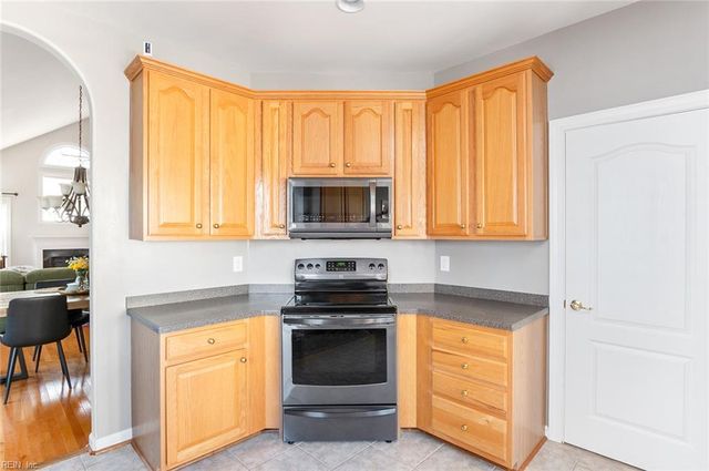 5309 Queen Bishop LN, Williamsburg, VA 23185