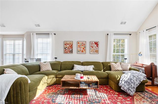 5309 Queen Bishop LN, Williamsburg, VA 23185