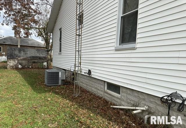 113 MARTIN Street, Benton, IL 62812