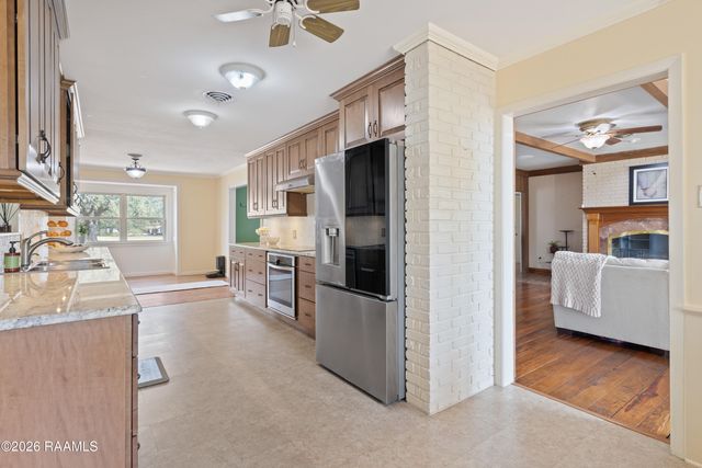 204 Smith Reed Road, Lafayette, LA 70507