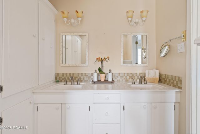 204 Smith Reed Road, Lafayette, LA 70507