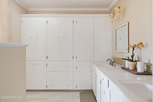 204 Smith Reed Road, Lafayette, LA 70507