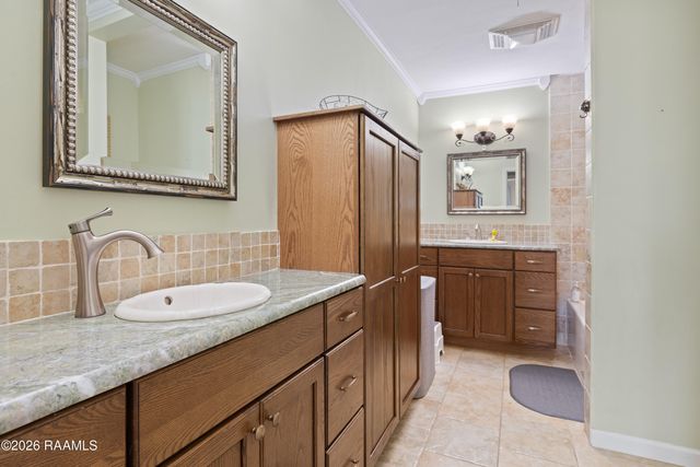 204 Smith Reed Road, Lafayette, LA 70507