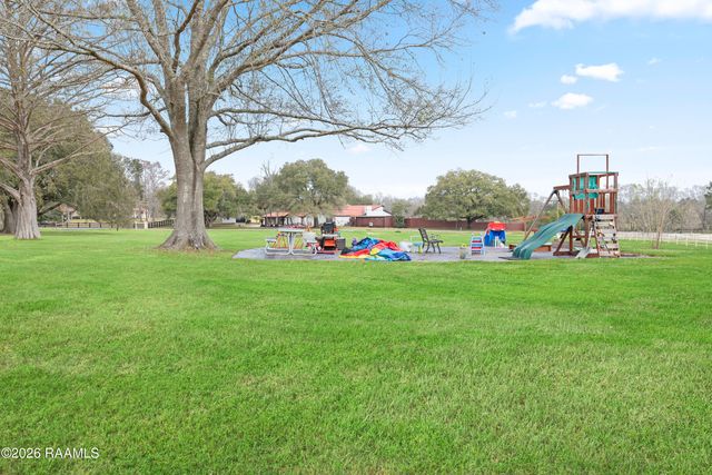 204 Smith Reed Road, Lafayette, LA 70507