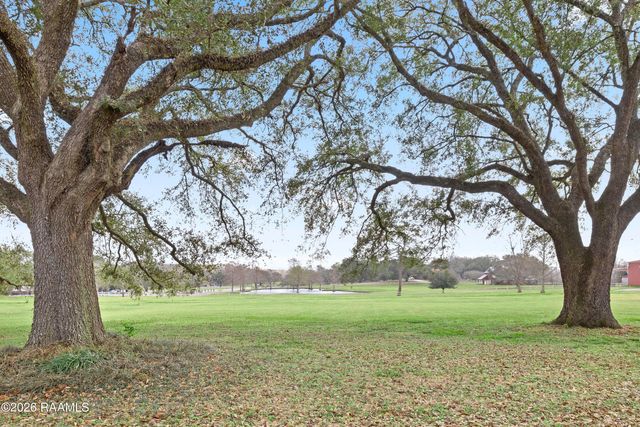 204 Smith Reed Road, Lafayette, LA 70507