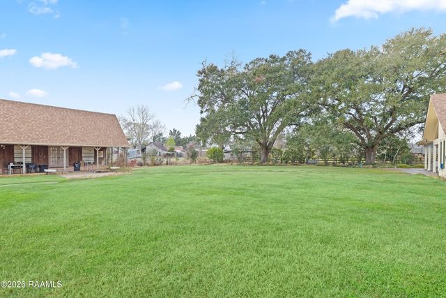 204 Smith Reed Road, Lafayette, LA 70507